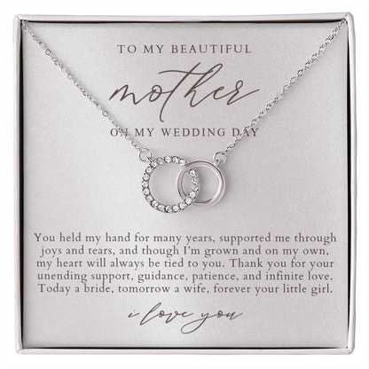 Mother Of The Bride Interlocking Circles Necklace | Elegant Pearlescence