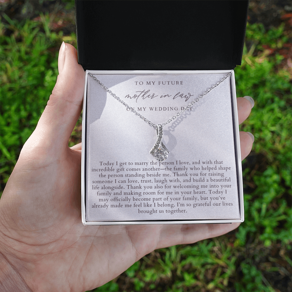 Future Mother In Law Necklace | Elegant Pearlescence