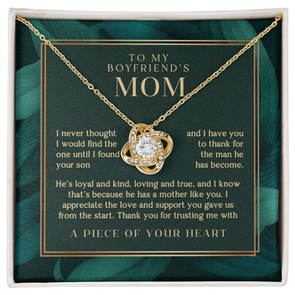 Deep Greenery Boyfriend's Mom Necklace