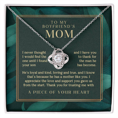 Deep Greenery Boyfriend's Mom Necklace