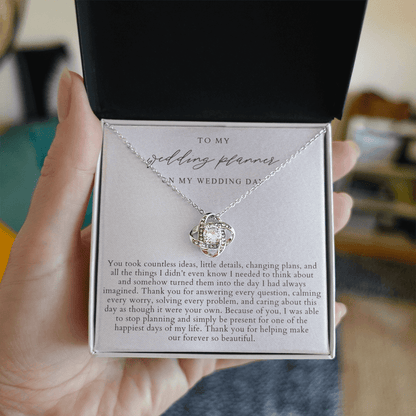 Wedding Planner Necklace | Elegant Pearlescence