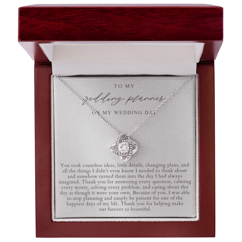 Wedding Planner Necklace | Elegant Pearlescence