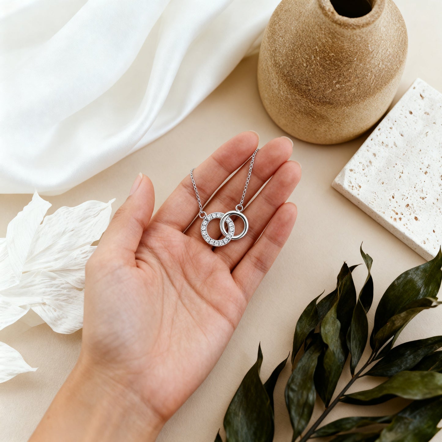 Sister Wedding Day Interlocking Circles Necklace | Elegant Pearlescence
